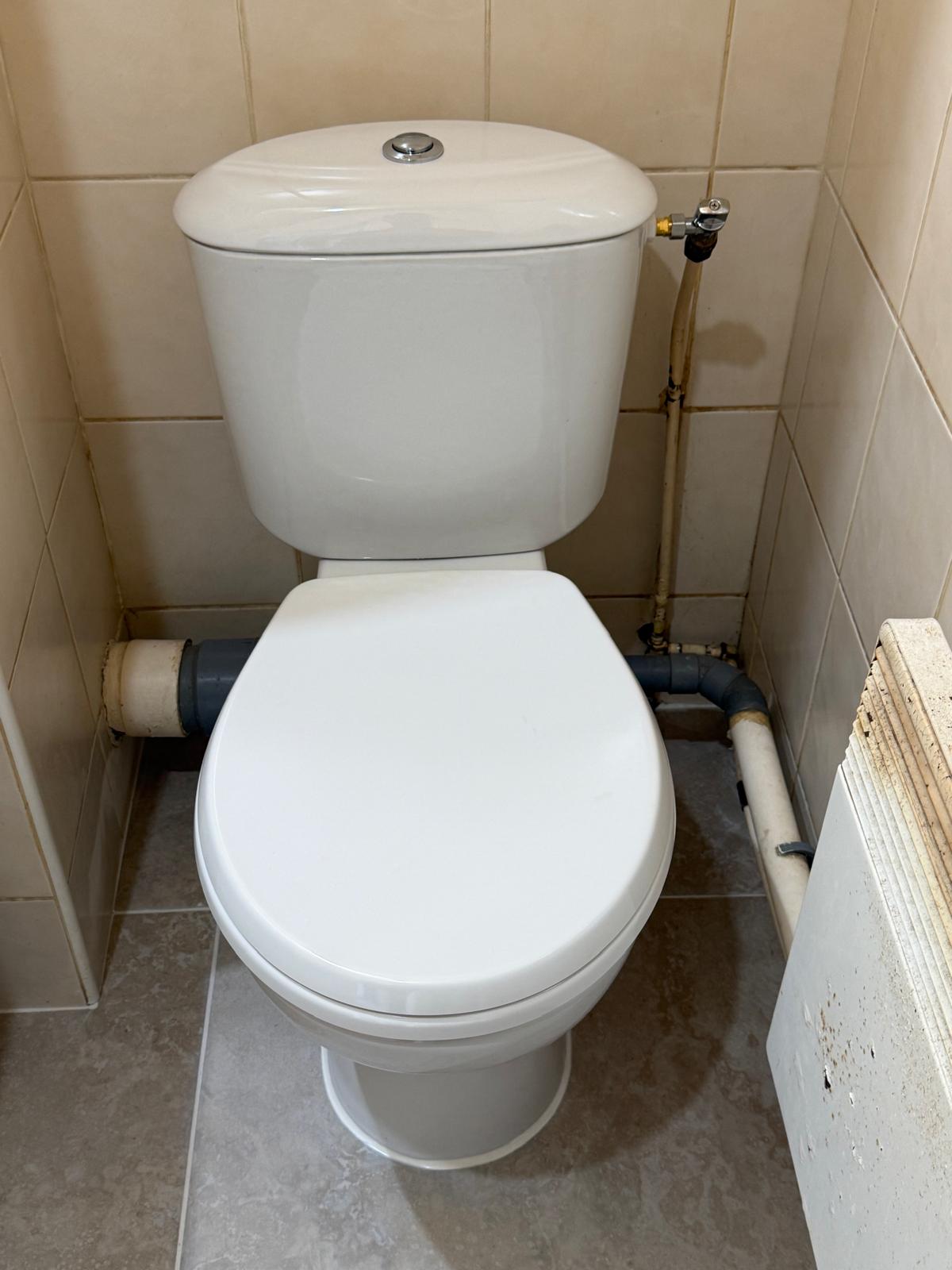 Remplacement carrelage WC fuite 4